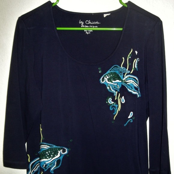 Chico's Tops - CHICO'S TROPICAL FISH 3/4 SLEEVE SCOOP NECK BLOUSE